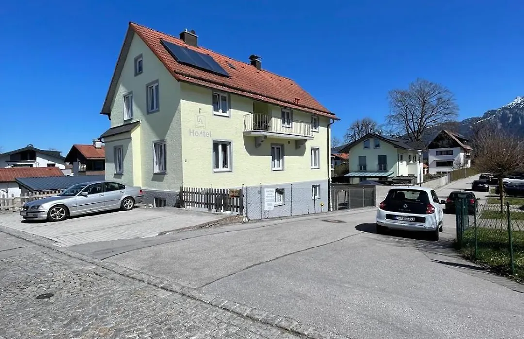 House LA Neuschwanstein Blick - Budget City Hotel-1